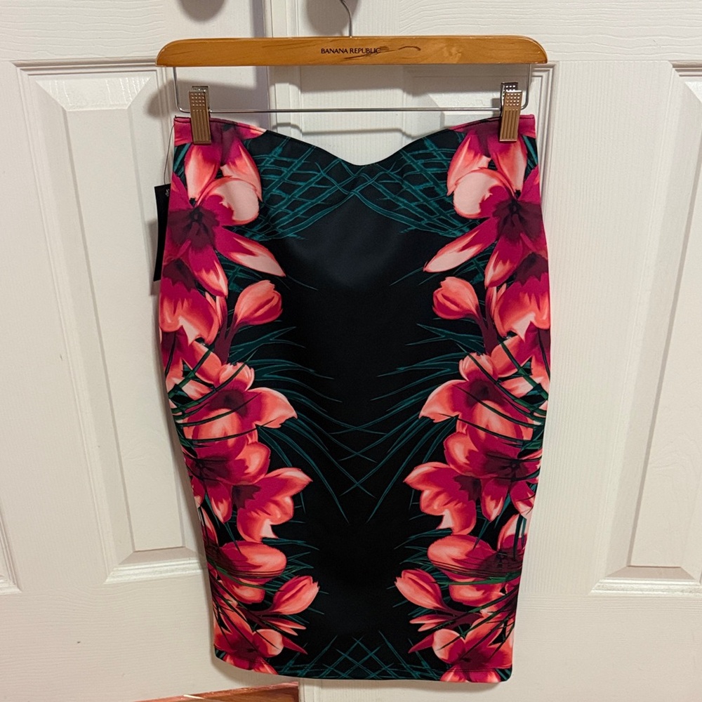 Elegant Floral Pencil Skirt in Black and Pink by Apt9